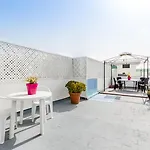 Urbansea Atlanta Hotel